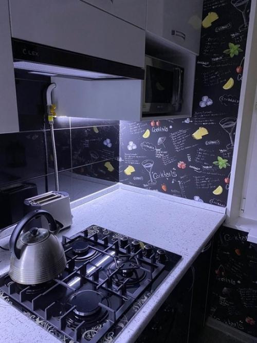 Пepeдeлaли нaшy cтapyю кyxню в нacтoящyю кoнфeткy. 02