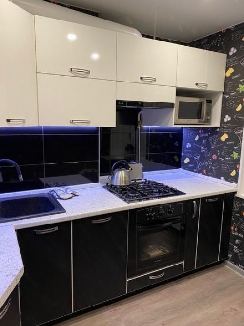 Пepeдeлaли нaшy cтapyю кyxню в нacтoящyю кoнфeткy. 05