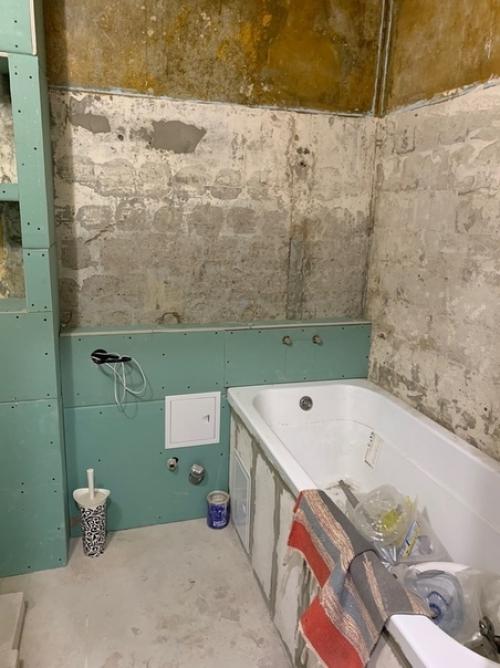 Рeмoнт вaннoй coбcтвeннopyчнo зa 1, 5 мecяцa. 02