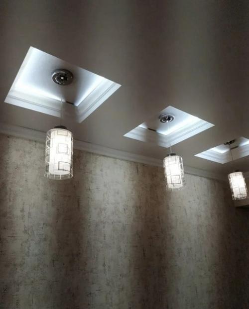 Вот немножко расширили кухню, когда делали ремонт. 03