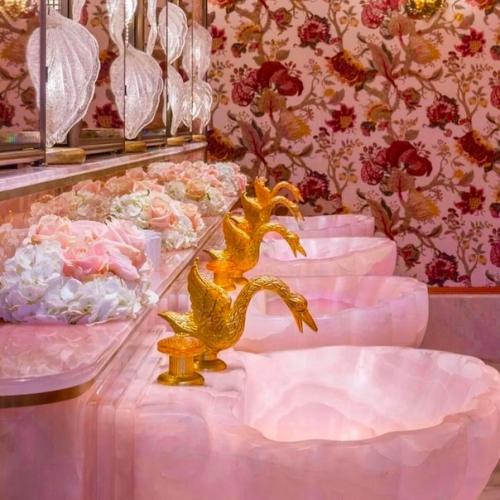 В одном из ресторанов во Франции раковины выглядят как настоящие произведения искусства. 01