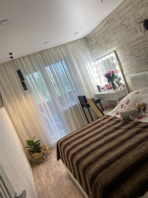 Такая спальня у нас получилась, площадь 15 квадратов. 06