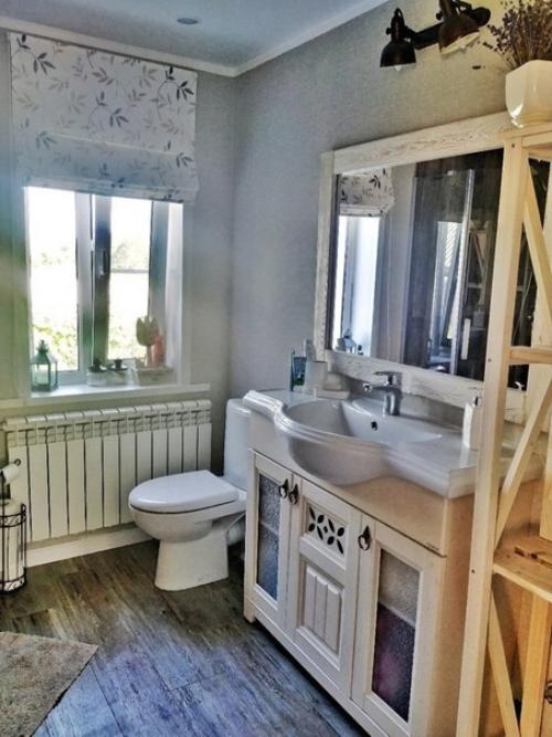 Нам достался дом по наследству в ужасном состоянии, сначала мы даже хотели его продать за копейки, но решили все же восстановить. 05