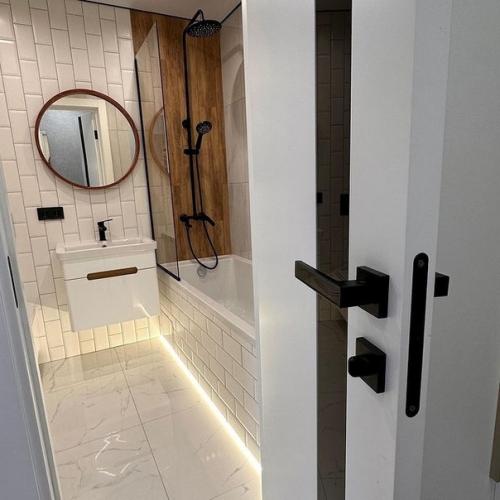 Ремонт успешно завершен в этой квартире общей площадью 40 квадратных метров. 03