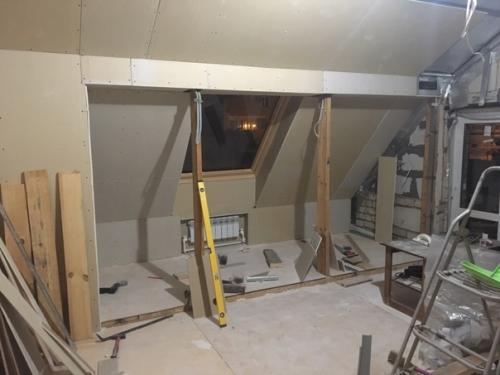 У нас долгое время пустовала мансарда и мы никак ее не планировали использовать. 06