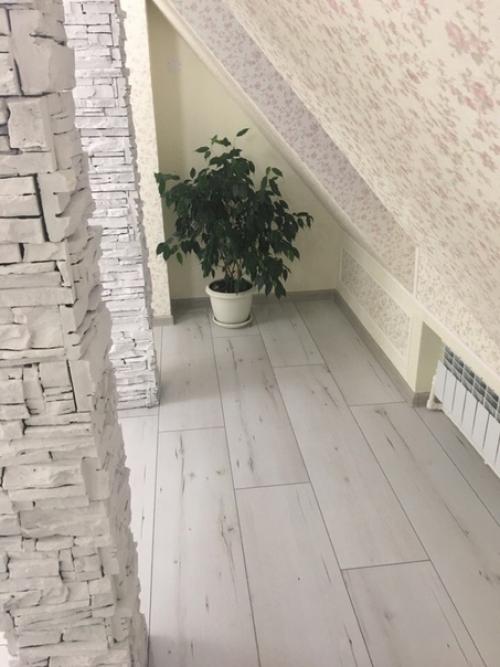 У нас долгое время пустовала мансарда и мы никак ее не планировали использовать. 03