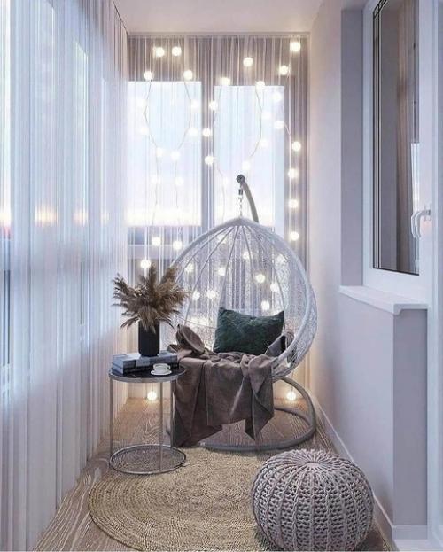 Нынче у людей появилась мода на подвесные кресла, которые устанавливают на балконах и лоджиях. 02