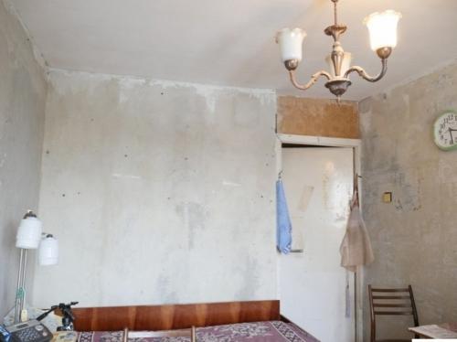 Провели косметический ремонт в бабушкиной квартире, а то без слез не взглянуть было на жилищные условия. 01