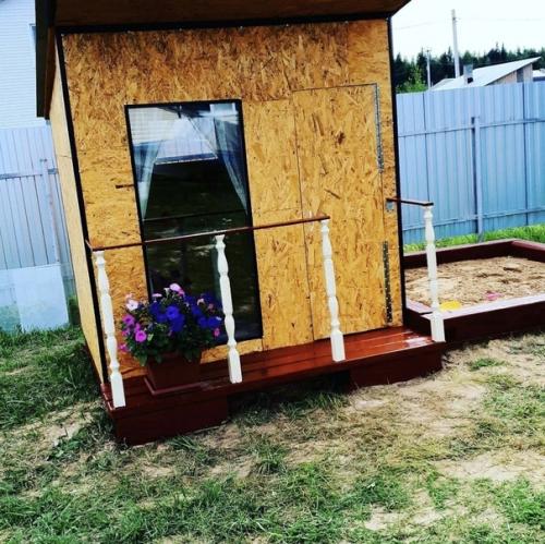 Решили в мужем сделать для детей свой маленький игровой домик.