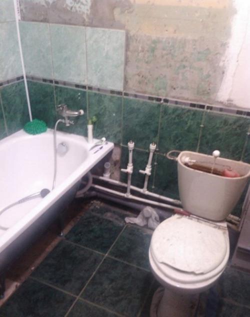 Парень для матери ремонт сделал.