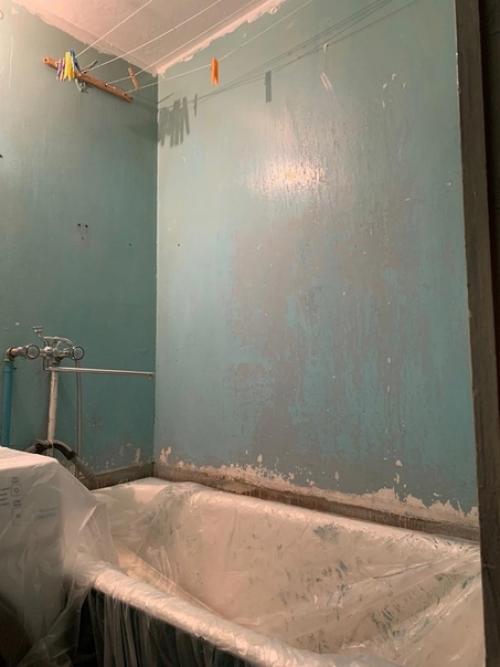 Пока бюджета на ремонт немного, ещё подкопим и мы сделаем всё красиво.