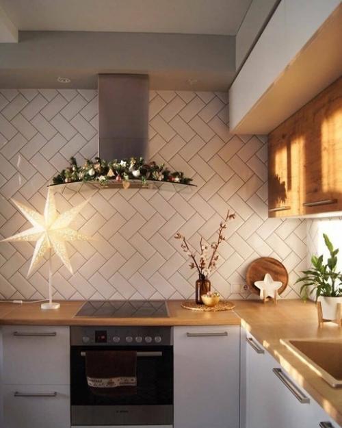 Очень стильная.  Просторная и уютная кухня. 01