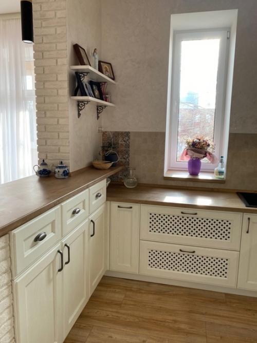 Выбирали дизайн кухни вдвоём с мужем, без дизайнеров, и очень довольны результатом. 02