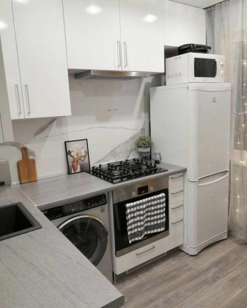 Моя совсем небольшая кухня, но уместила в неё всё необходимое.