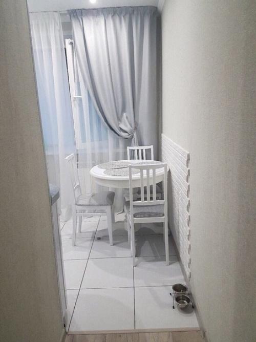 Вот вам наш пример, как обставить небольшую кухню. 04