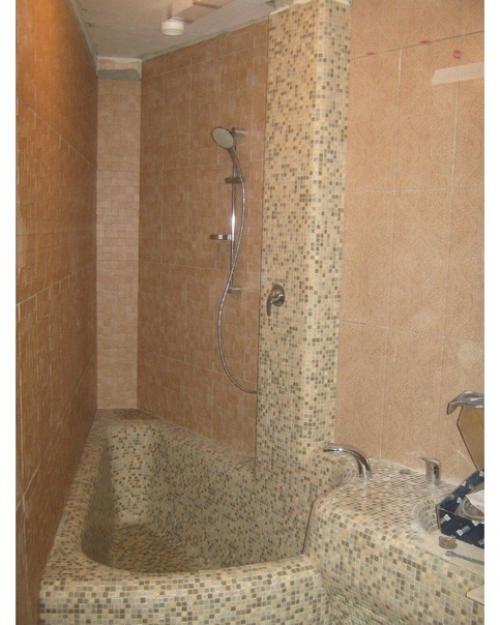 Ремонт в нашей ванной комнате, почему то решили сделать именно так. 04