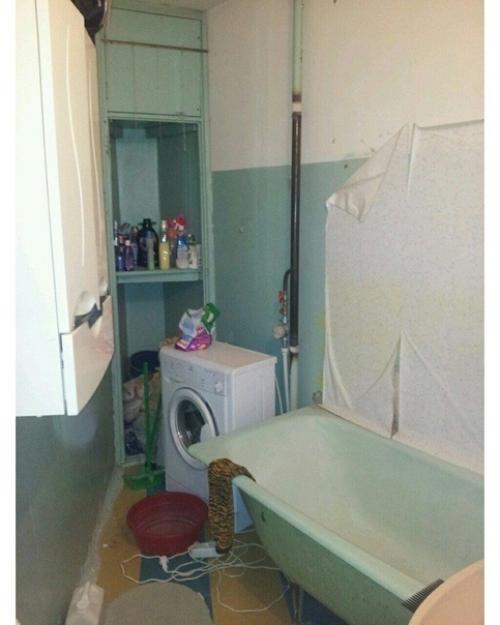 Ремонт в нашей ванной комнате, почему то решили сделать именно так.