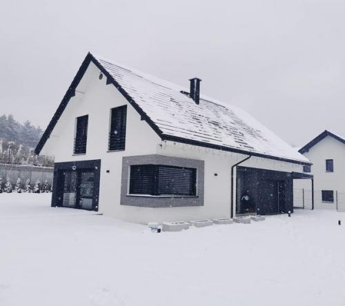 Наверное, каждый мечтает иметь такой загородный домик, чтобы сбегать в него от городской суеты. 08