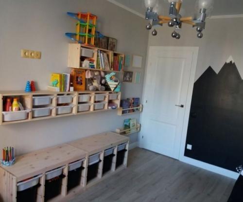 Детскую сделали ещё год назад, вот дошли руки сделать фото и поделиться результатом. 01