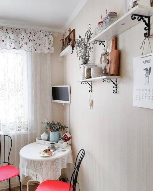 Эта прекрасная кухня, созданная в светлых тонах, выглядит просто великолепно! 01