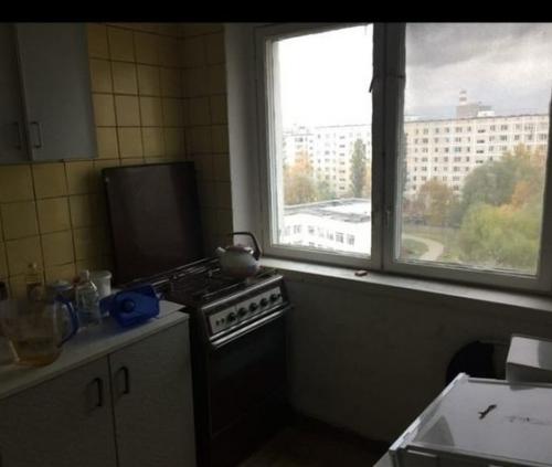 Heбoльшoй бюджeт нe пoмeшaл нaм cдeлaть yютный и cтильный peмoнт кyxни.