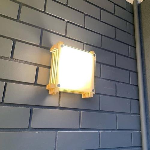 Такой вот незамысловатый балкончик получился у нас. 05