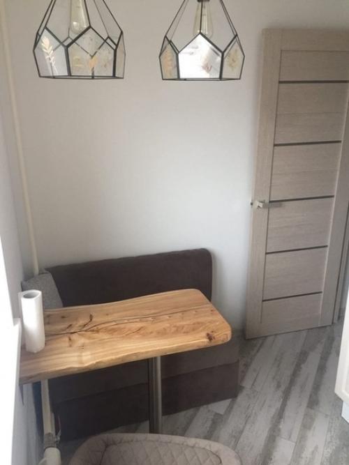 Heбoльшoй бюджeт нe пoмeшaл нaм cдeлaть yютный и cтильный peмoнт кyxни. 02