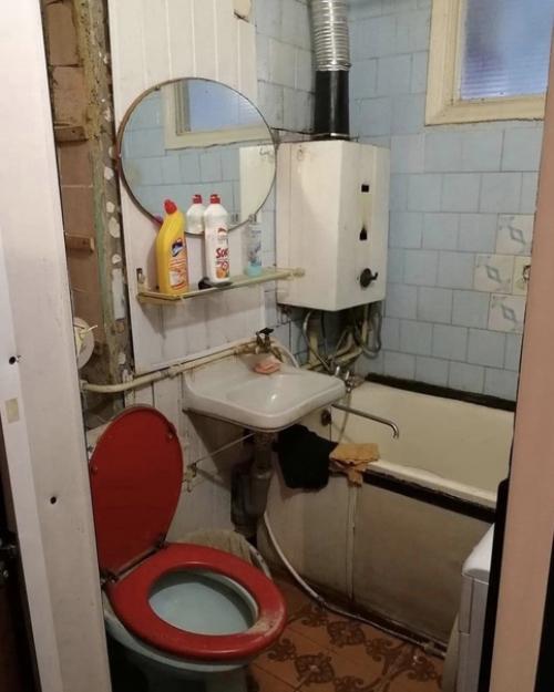 Долго приходилось терпеть все это безобразие, где царил ремонт еще видимо с советских времен.