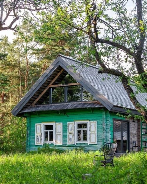 Мы постарались сохранить дух деревни, обновив старый дом с учетом современных требований. 08