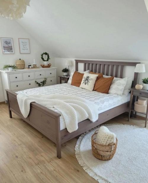 Для оформления гостевой спальни в загородном доме - это идеальный вариант. 03