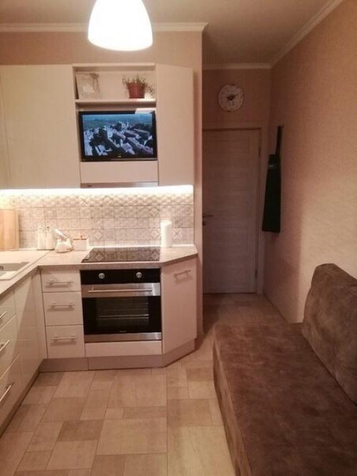 У вас тут столько много кухонь выкладывается, захотелось мне показать и свою. 02