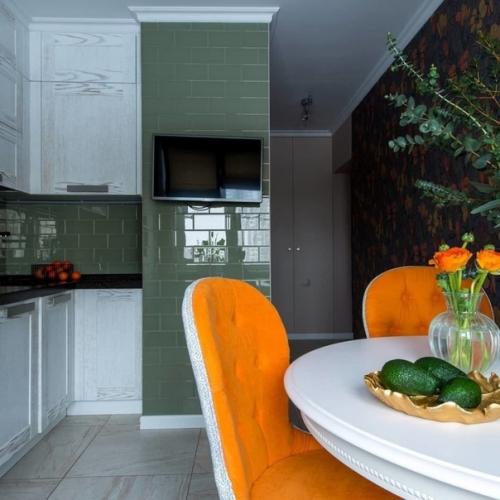 Сделали типовой ремонт у себя на кухне в довольно необычной расцветке, которую еще ни где не встречали. 01