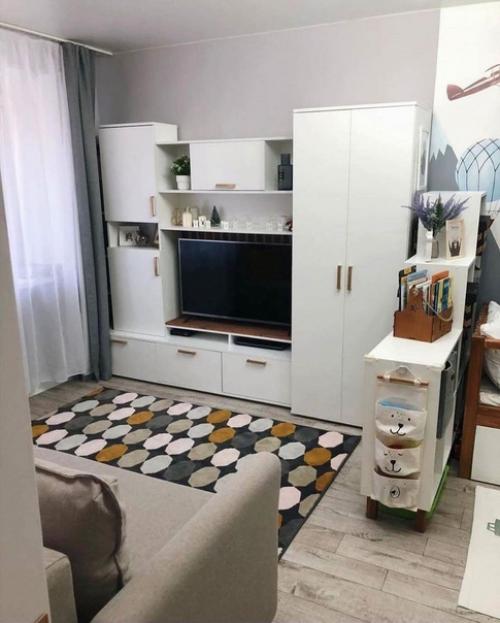 Делали с мужем ремонт в квартире, стараясь оформить всё в одном цвете, и как нам кажется у нас всё получилось. 01