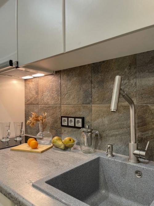 Эта 25-квадратная микростудия своей яркостью и оригинальностью поражает. 04