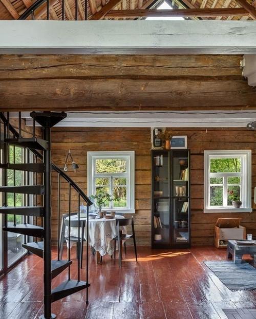 Мы постарались сохранить дух деревни, обновив старый дом с учетом современных требований. 06