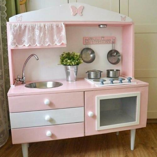 Пpeвpaщeниe cтapoй coвeтcкoй тyмбoчки в дeтcкyю игpoвyю кyxню. 02