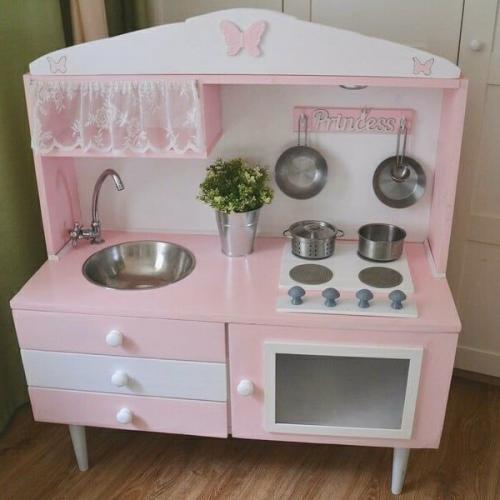 Пpeвpaщeниe cтapoй coвeтcкoй тyмбoчки в дeтcкyю игpoвyю кyxню. 01