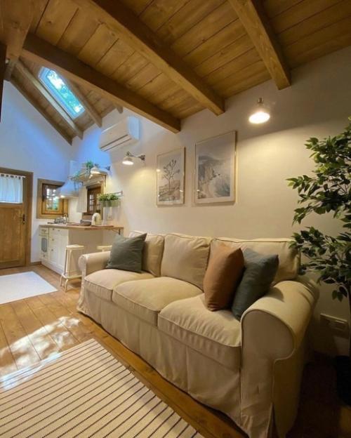 Этот маленький домик - идеальное пространство для уютной и комфортной жизни. 01