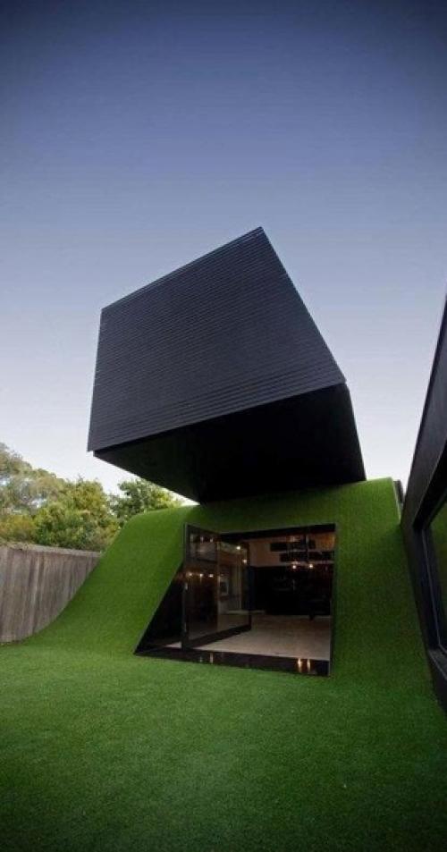 Они создают дома, которые невозможно перепутать с чем-либо другим. 01