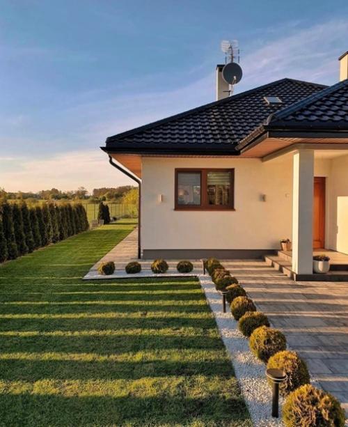 Этот дом просто поражает своей красотой как снаружи, так и внутри. 01