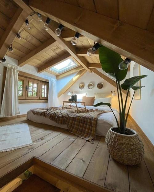 Этот маленький домик - идеальное пространство для уютной и комфортной жизни.