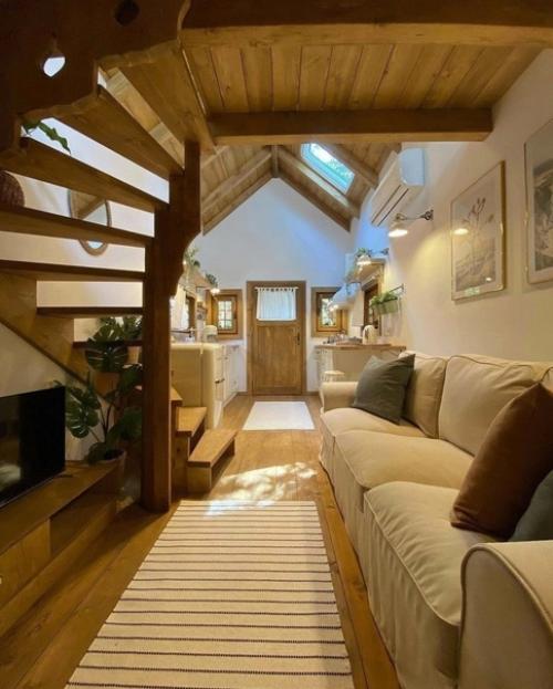 Этот маленький домик - идеальное пространство для уютной и комфортной жизни. 03