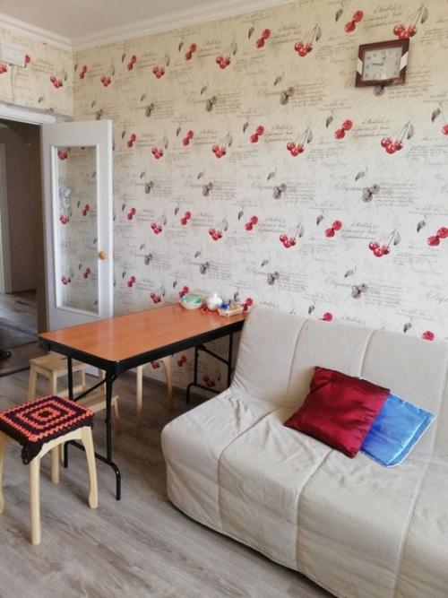 Это наша совмещенная кухня с гостинной, переделали ее чисто под кухню, площадь 15 кв. 04