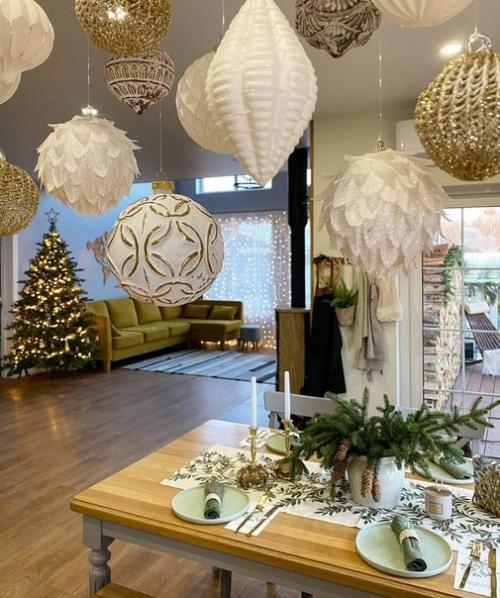 Этот загородный домик расположен в сердце петербургской области и просто поражает своей красотой и уютом. 01