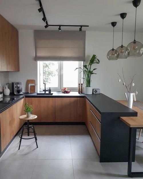 Новая кухня в частном доме - это прекрасное достижение, которое трудно переоценить.