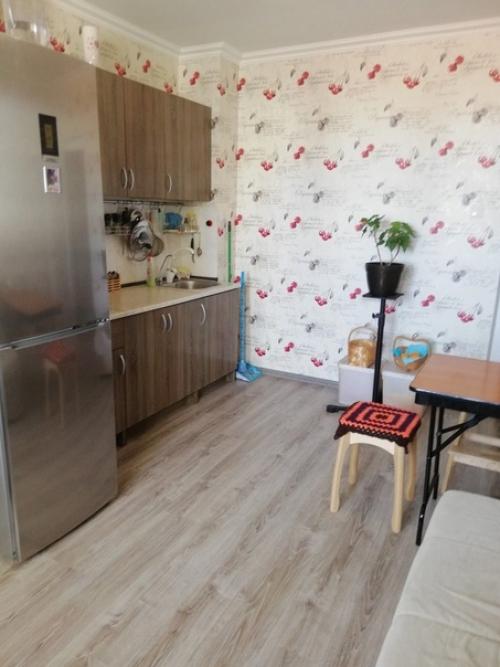 Это наша совмещенная кухня с гостинной, переделали ее чисто под кухню, площадь 15 кв. 03