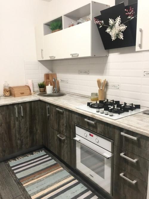 Преобразили полностью убитую кухню. 09