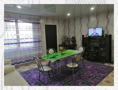 Вот такую вот летнию кухню оперативно отстроили у себя на участке. 06