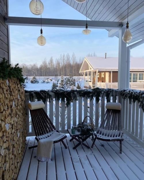 Этот загородный домик расположен в сердце петербургской области и просто поражает своей красотой и уютом. 05