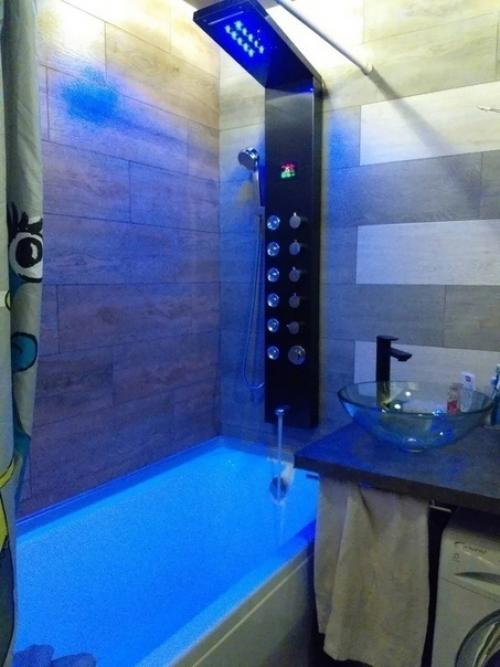 Своими руками она превратила 3, 5 квадратных метра в обалденную ванную комнату! 05